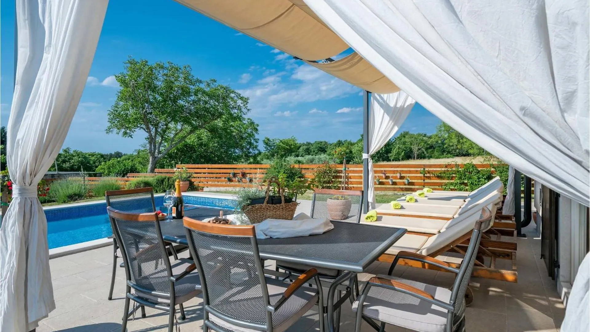 Gorgeous Home In Puntera With Wifi 0*,  Chorvatsko