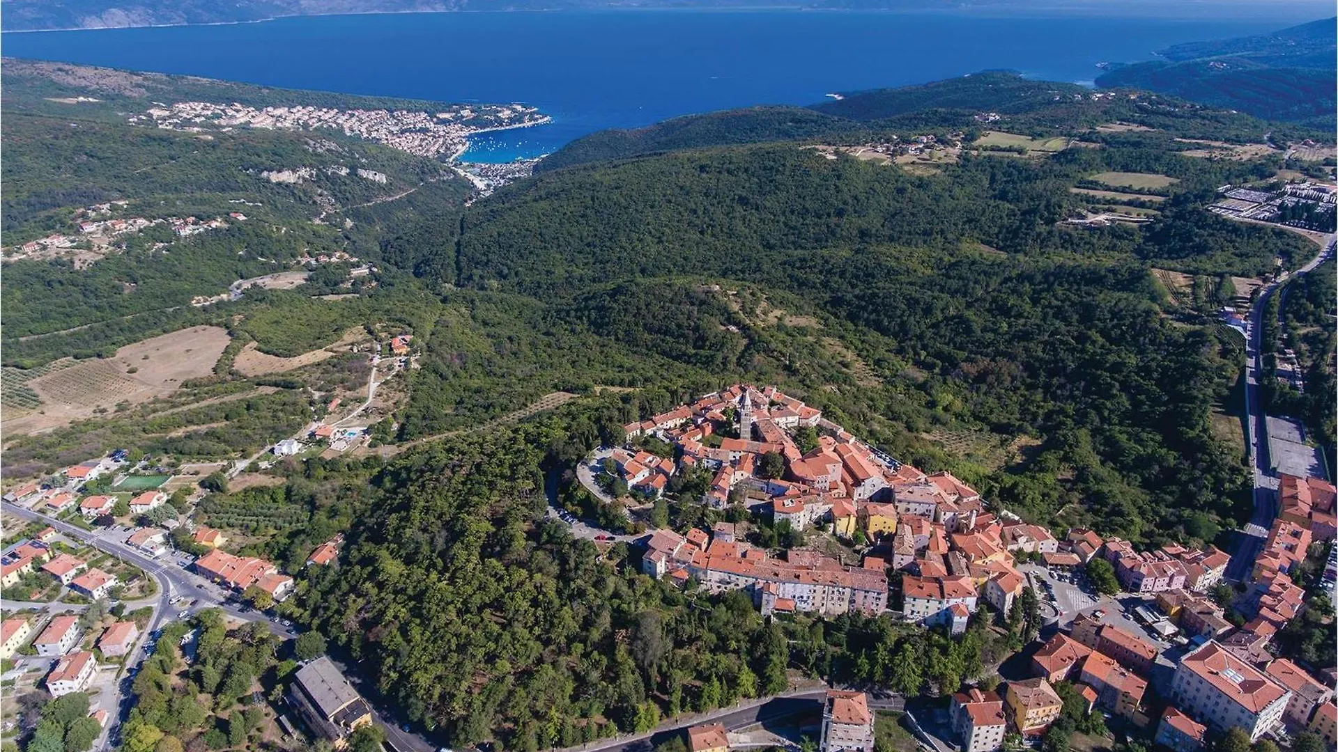 Gorgeous Home In Puntera With Wifi Croatia