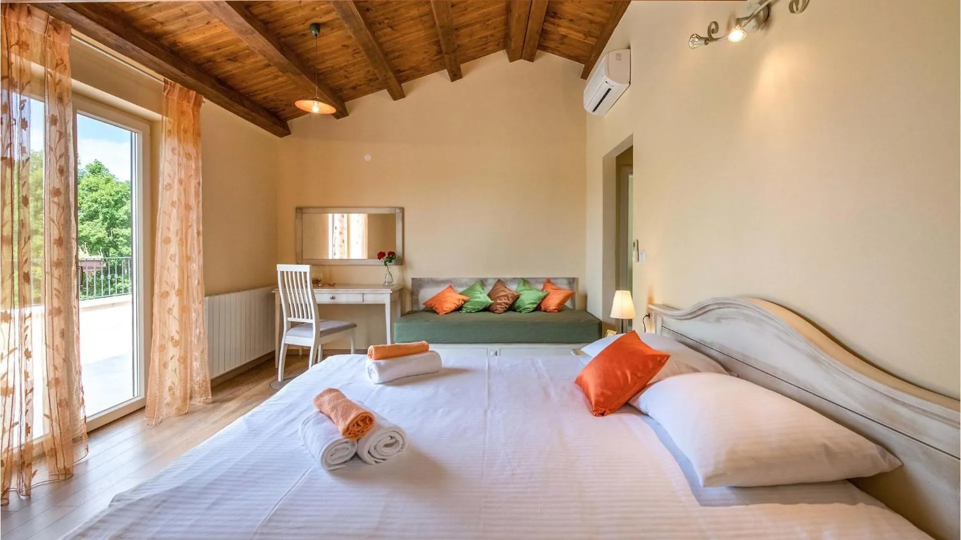Gorgeous Home In Puntera With Wifi 0*,  Croatia